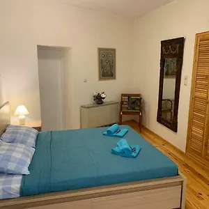 tastefully-decorated-one-bedroom-apartment-chania.rethymnohotels.net/